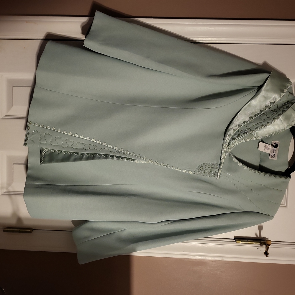 Skirt suit